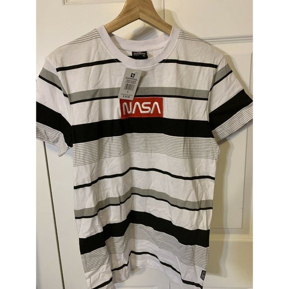 New Southpole Men's Sz M "NASA" Embroidered Logo T-Shirt‎ white black red NWT - Picture 4 of 7
